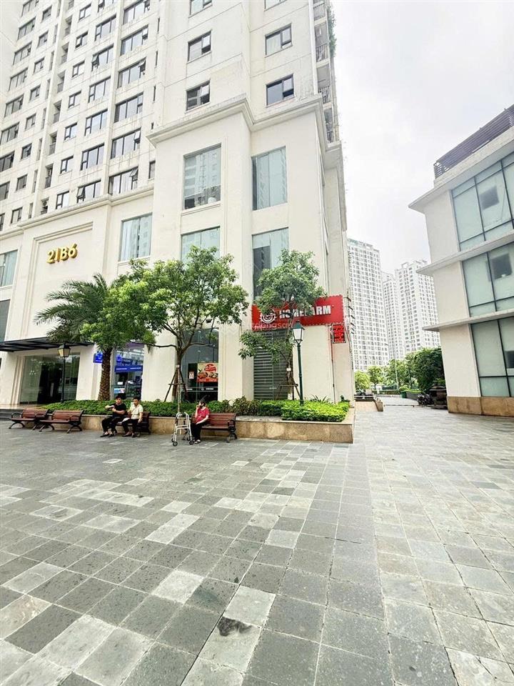 Chính chủ cần cho thuê lô góc tầng 1, 2 mặt thoáng, ngay sảnh cư dân, hướng view nội khu