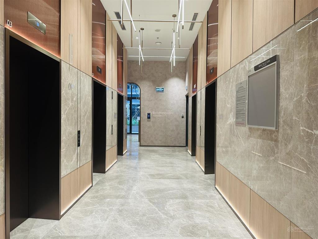 Căn 2 ngủ 54m2 toà s5, view bể bơi nội khu cực đẹp, tầng trung cực đẹp, giá tốt thị trường