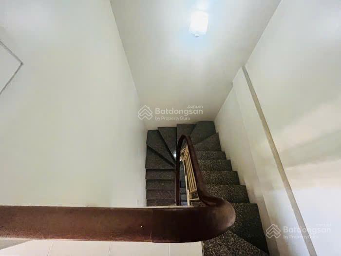 Chính chủ cần bán nhà đang ở 25m2x5 tầng ngõ 276 đại từ rất gần chợ. e chủ 0974 586 *** mr hiệp