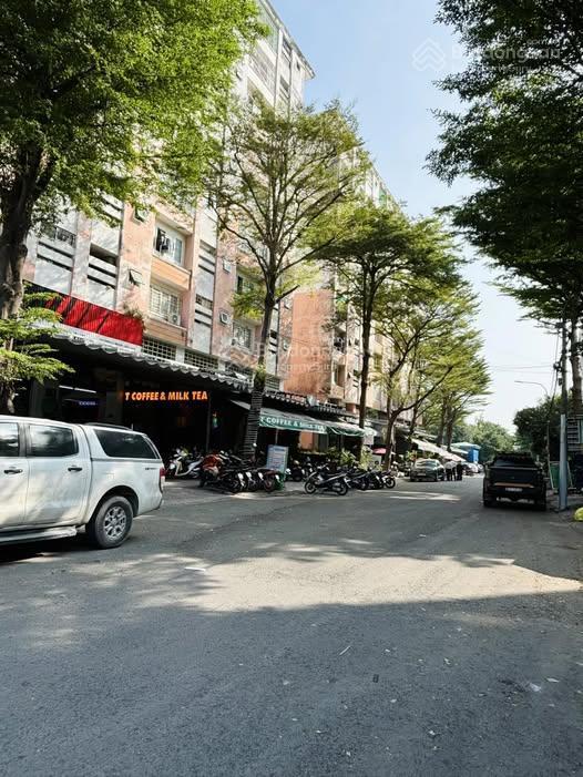Giảm 500 triệu bán chung cư bình phú 1, phường 11, quận 6