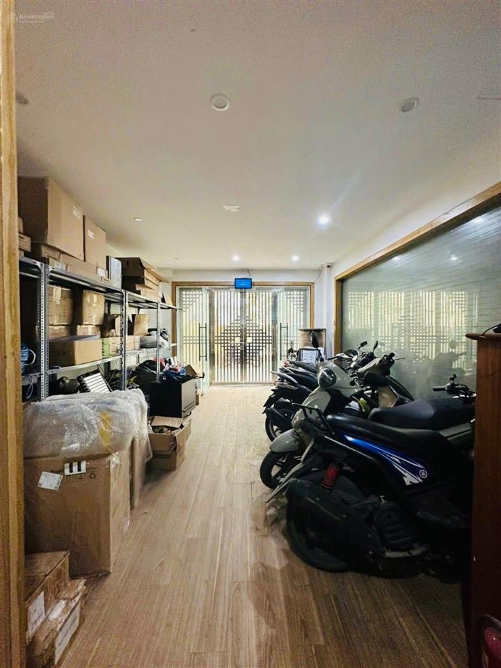 7.6m mặt tiền lô góc siêu hiếm cầu giấy