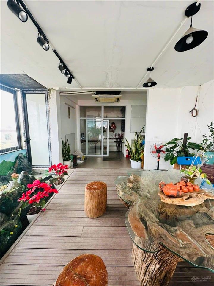 7.6m mặt tiền lô góc siêu hiếm cầu giấy