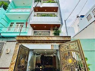 Nhà hệ điện mặt trời luxury dài 17m đường xe hơi né nhau