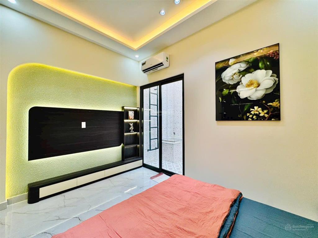 Nhà không lộ giới có phòng ngủ dưới trệt góc 2mt