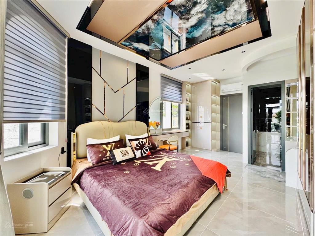 Nhà mặt phố góc 2 mặt tiền xây mới phường 9 gv