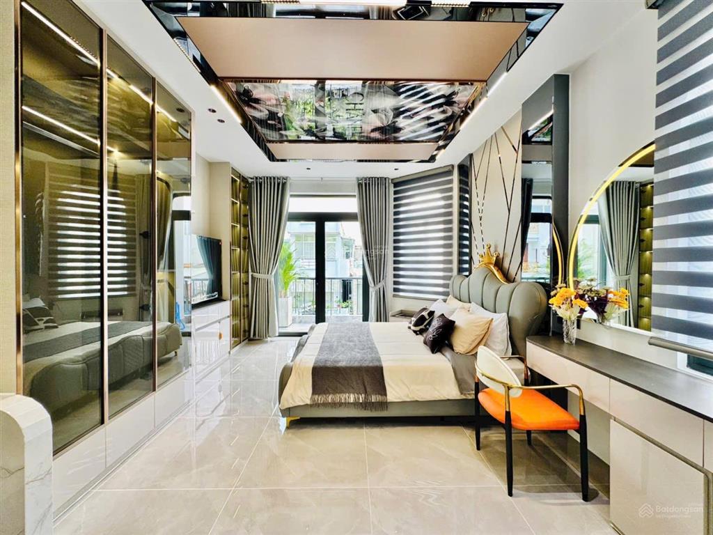 Nhà mặt phố góc 2 mặt tiền xây mới phường 9 gv