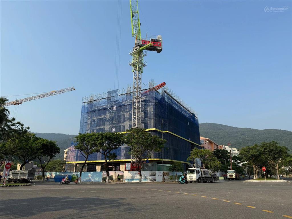 Căn góc 2pn tầng cao  view biển, phố, núi và pháo hoa, dt cho thuê 25  30tr/tháng