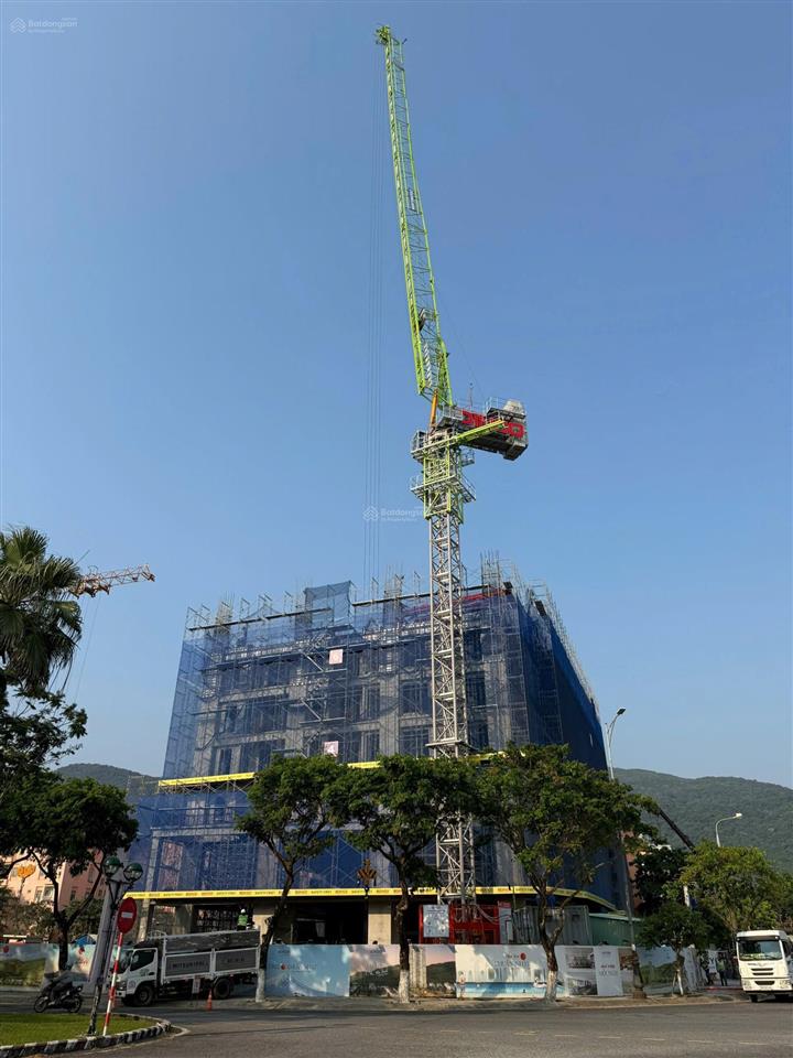 Căn góc 2pn tầng cao  view biển, phố, núi và pháo hoa, dt cho thuê 25  30tr/tháng