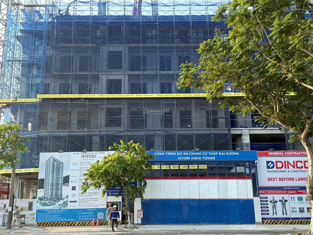 Căn góc 2pn tầng cao  view biển, phố, núi và pháo hoa, dt cho thuê 25  30tr/tháng