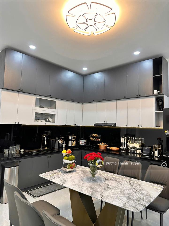 Nhà đẹp 2 tầng vĩnh châu vĩnh hiệp nha trang  sổ hồng hoàn công chuẩn  ô tô đỗ sân  giá 5,9 tỷ