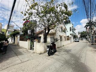 Bán căn góc 2 mặt tiền hẻm ô tô đặng tất nha trang, cạnh biển hòn chồng, giá tốt chỉ 9,2 tỷ