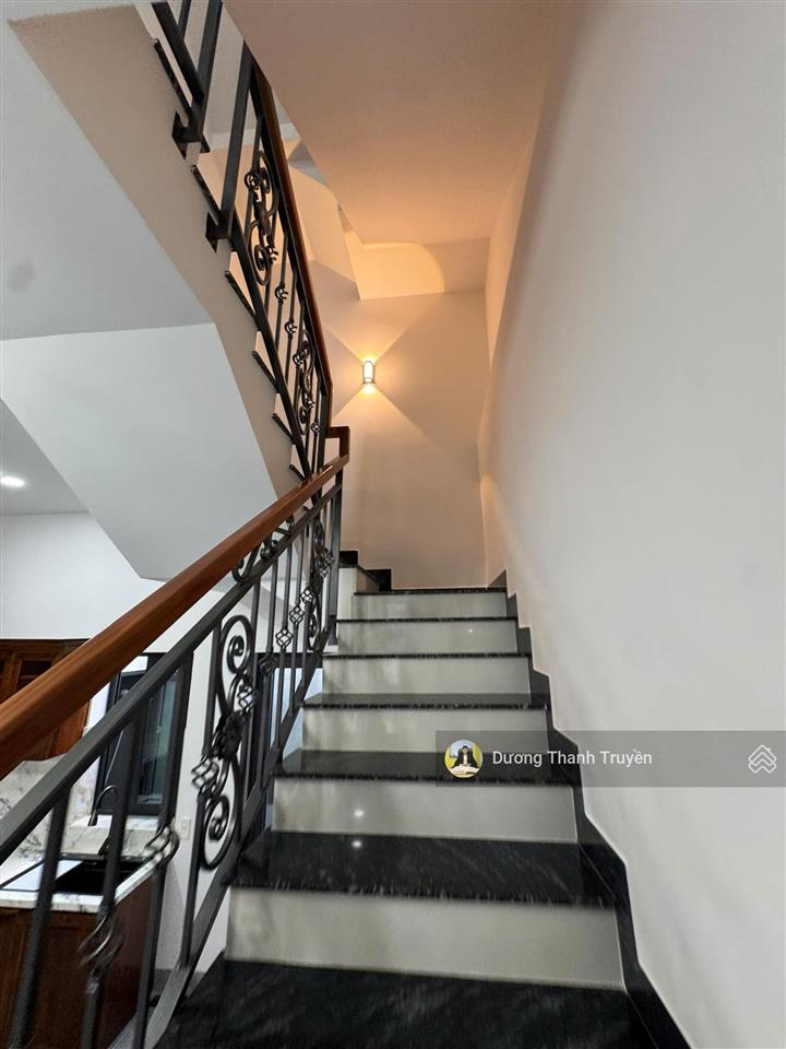 Bán nhà đẹp 3 tầng mới 100% tại vĩnh ngọc gần bờ kè sông cái  đường oto 3m  giá tốt chỉ 3,75 tỷ