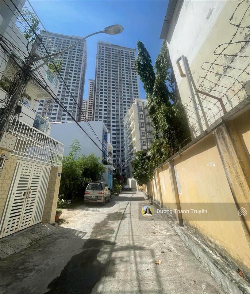 Bán nhà 4 tầng gần biển hòn chồng, vị trí đắc địa, khai thác lưu trú, tặng full nội thất, 10,5 tỷ