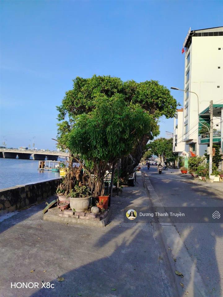 Bán gấp căn biệt thự 3 tầng view trực diện sông, vị trí hiếm cạnh dự án sungroup, gần biển, 16 tỷ