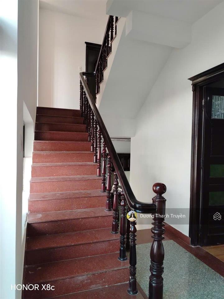 Bán gấp căn biệt thự 3 tầng view trực diện sông, vị trí hiếm cạnh dự án sungroup, gần biển, 16 tỷ