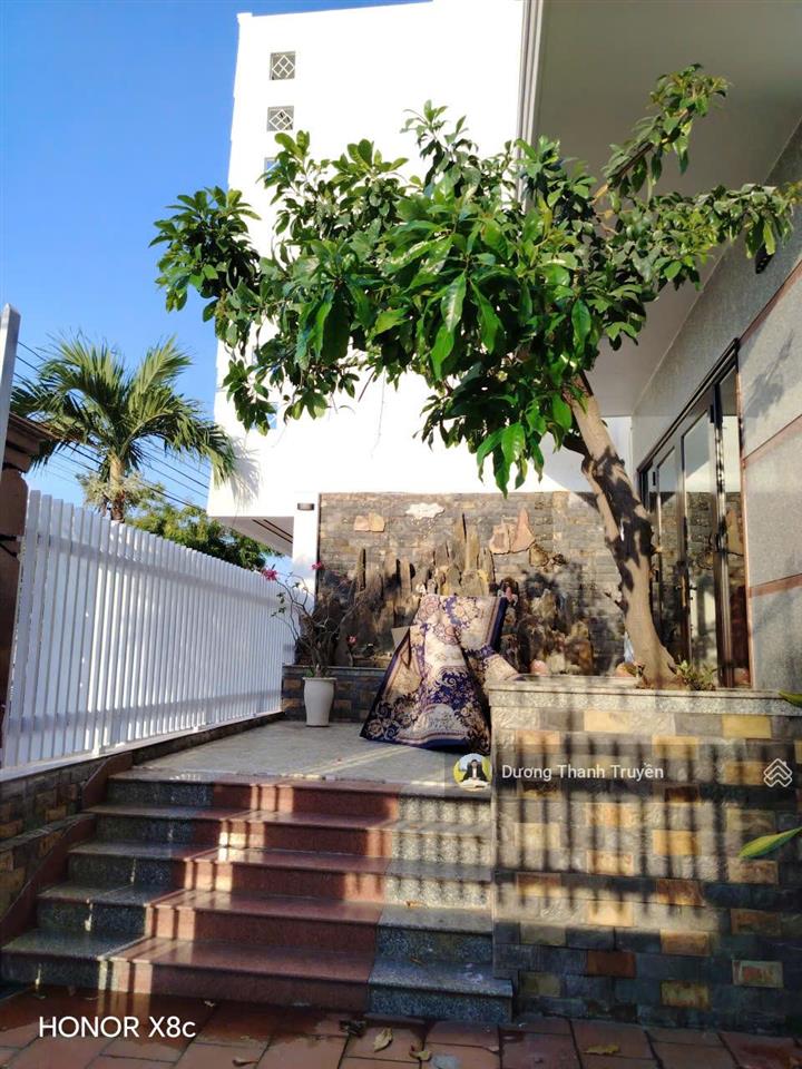 Bán gấp căn biệt thự 3 tầng view trực diện sông, vị trí hiếm cạnh dự án sungroup, gần biển, 16 tỷ