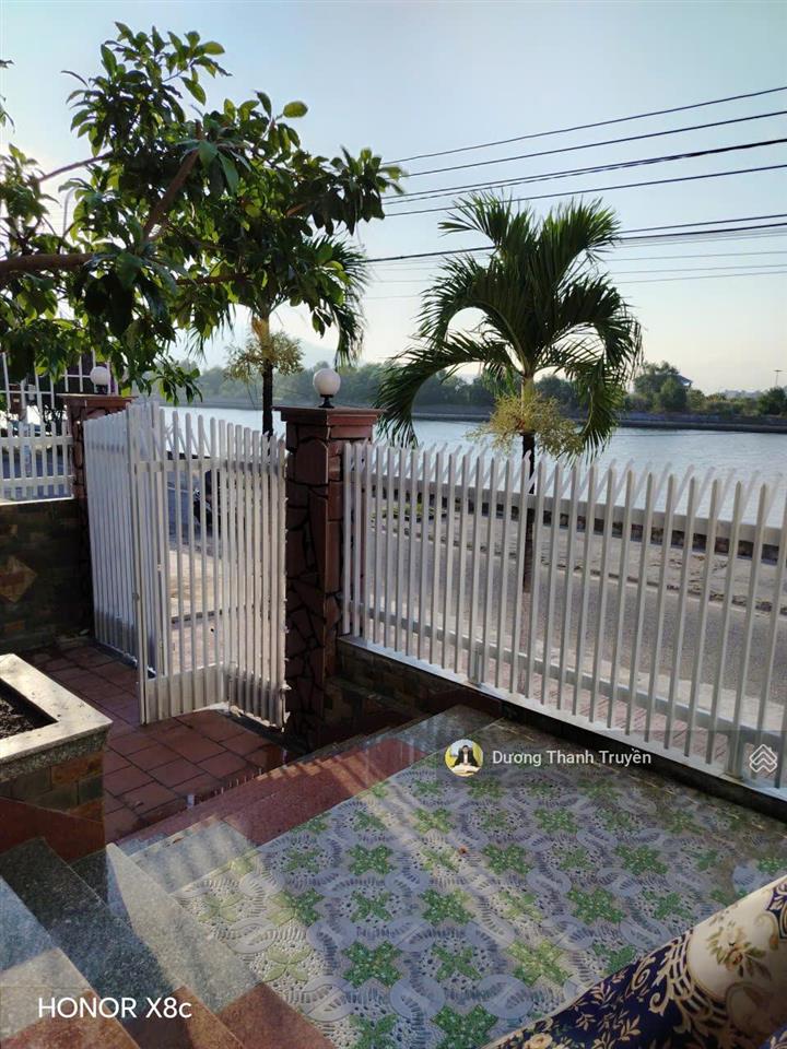 Bán gấp căn biệt thự 3 tầng view trực diện sông, vị trí hiếm cạnh dự án sungroup, gần biển, 16 tỷ