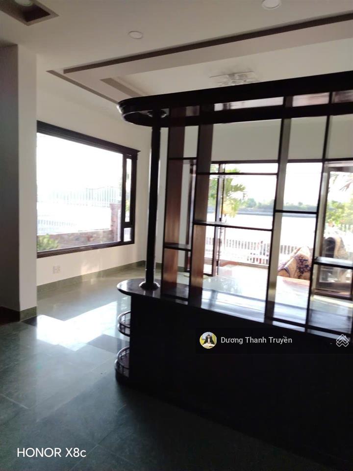 Bán gấp căn biệt thự 3 tầng view trực diện sông, vị trí hiếm cạnh dự án sungroup, gần biển, 16 tỷ