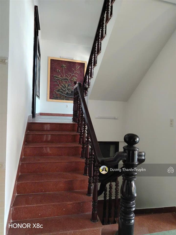 Bán gấp căn biệt thự 3 tầng view trực diện sông, vị trí hiếm cạnh dự án sungroup, gần biển, 16 tỷ