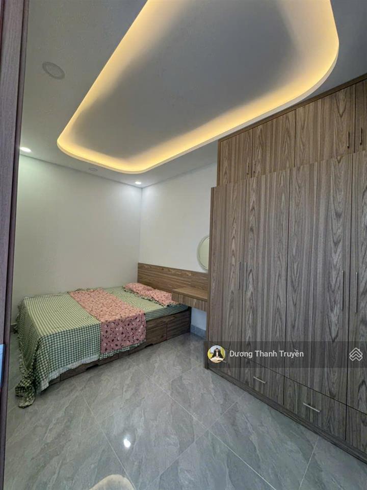 Giảm sâu 1 tỷ 350 bán gấp nhà 2 tầng vĩnh nguyên gần biển, full nội thất cao cấp, dt 97,4m2, sẵn sổ