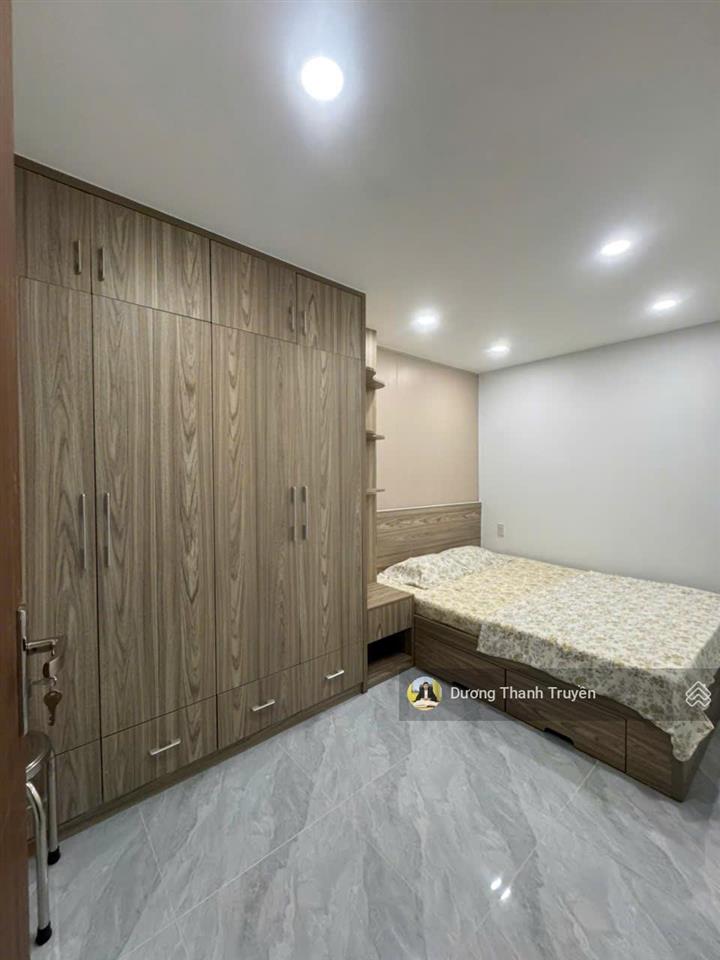 Giảm sâu 1 tỷ 350 bán gấp nhà 2 tầng vĩnh nguyên gần biển, full nội thất cao cấp, dt 97,4m2, sẵn sổ