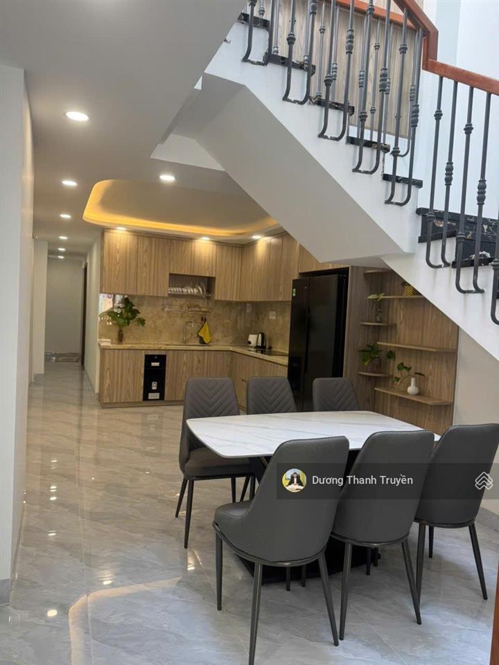 Giảm sâu 1 tỷ 350 bán gấp nhà 2 tầng vĩnh nguyên gần biển, full nội thất cao cấp, dt 97,4m2, sẵn sổ