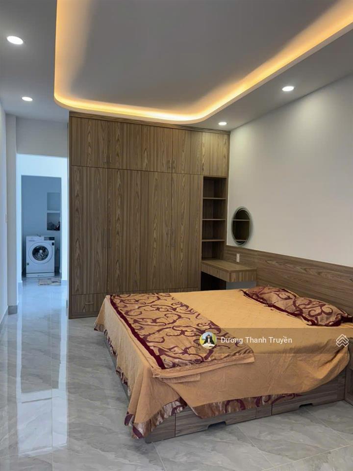 Giảm sâu 1 tỷ 350 bán gấp nhà 2 tầng vĩnh nguyên gần biển, full nội thất cao cấp, dt 97,4m2, sẵn sổ