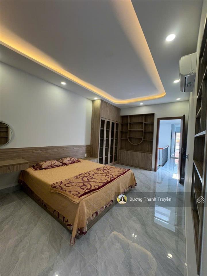 Giảm sâu 1 tỷ 350 bán gấp nhà 2 tầng vĩnh nguyên gần biển, full nội thất cao cấp, dt 97,4m2, sẵn sổ