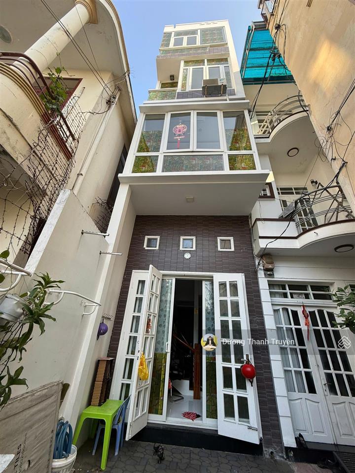 Bán nhà 4 tầng gần biển mặt tiền đường hồng lĩnh ngay trung tâm khu bàn cờ nha trang giá chỉ 5 tỷ