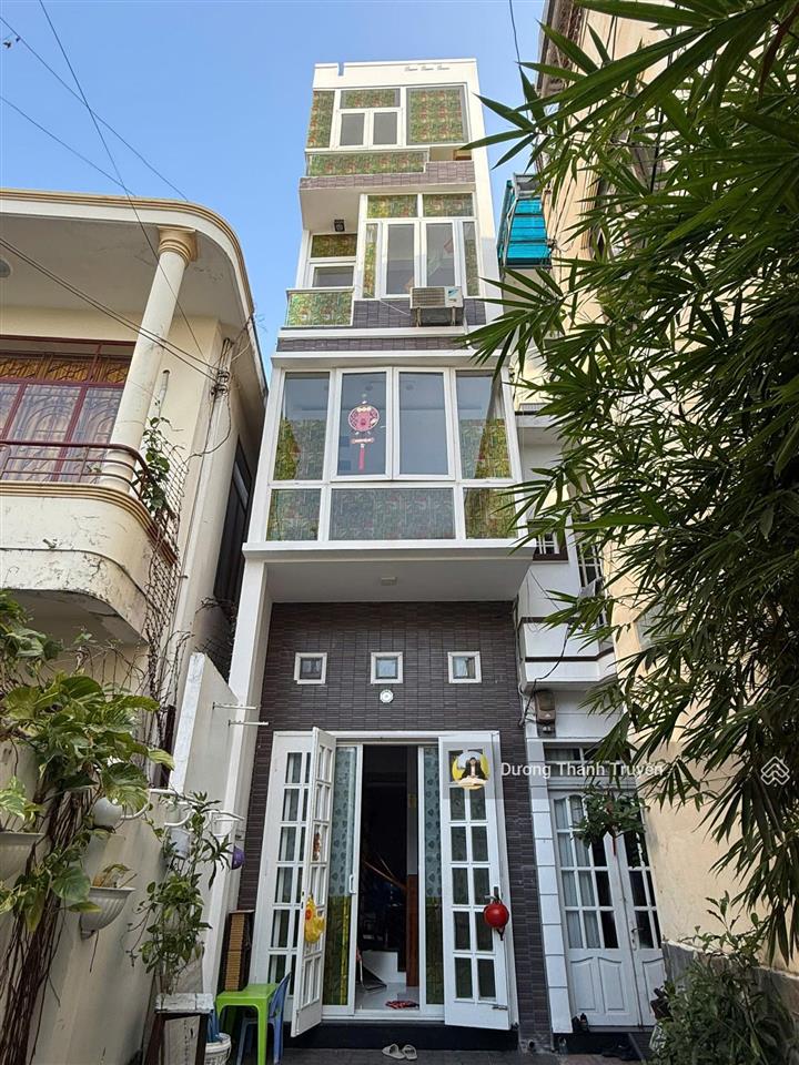 Bán nhà 4 tầng gần biển mặt tiền đường hồng lĩnh ngay trung tâm khu bàn cờ nha trang giá chỉ 5 tỷ