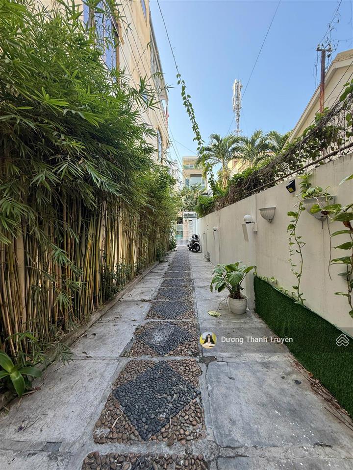 Bán nhà 4 tầng gần biển mặt tiền đường hồng lĩnh ngay trung tâm khu bàn cờ nha trang giá chỉ 5 tỷ