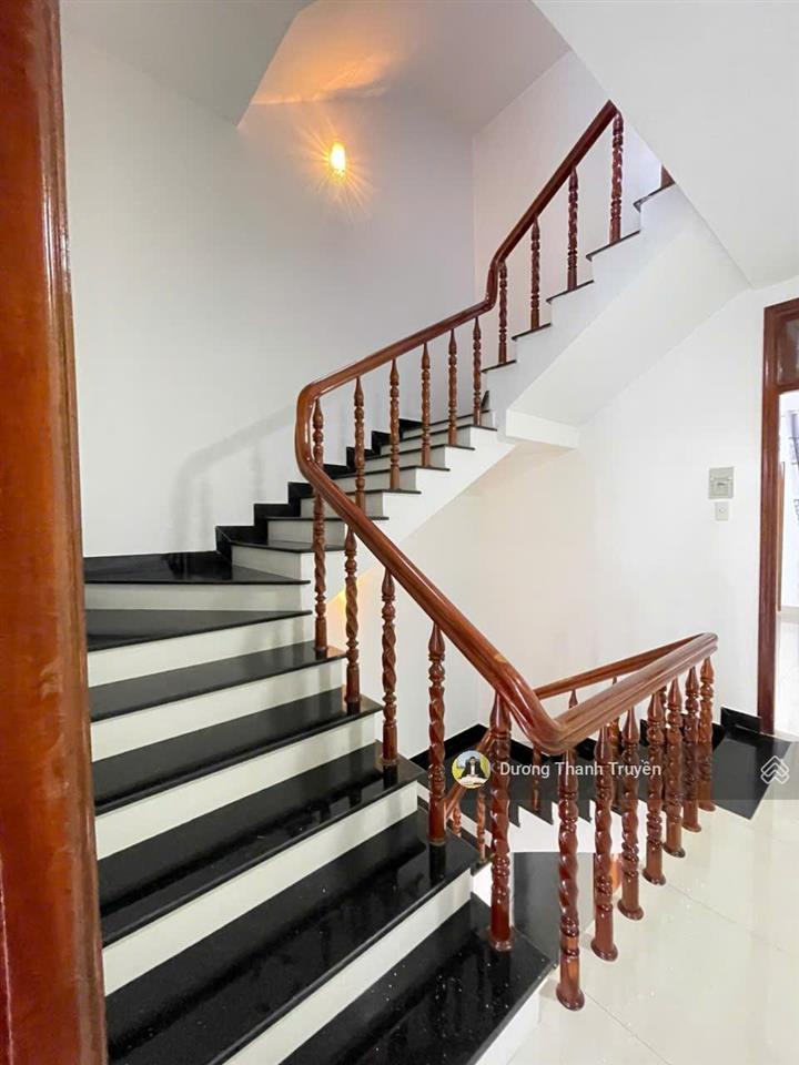 Bán nhà 3,5 tầng kđt phước long a gần dự án sun group, full nội thất cao cấp, giá 9ty350tr