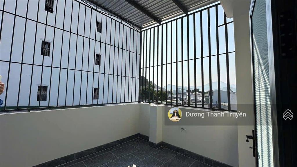 Bán nhà 3 tầng xây mới mặt tiền dương vân nga ngang đẹp 7m gần biển hòn chồng giá tốt chỉ 7,2 tỷ tl