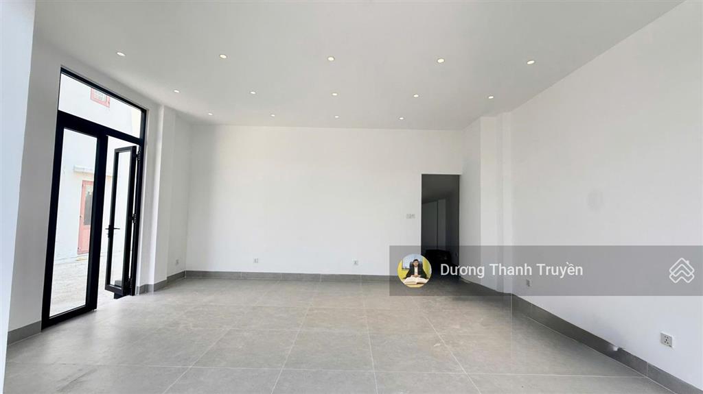 Bán căn nhà 4 tầng góc 2 mặt tiền võ nguyên giáp siêu thoáng, vị trí kinh doanh vàng, giá 7,8 tỷ