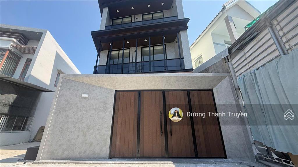 Bán căn nhà 4 tầng góc 2 mặt tiền võ nguyên giáp siêu thoáng, vị trí kinh doanh vàng, giá 7,8 tỷ