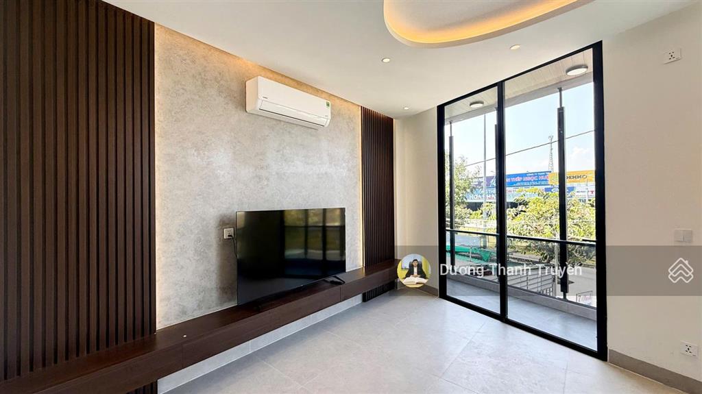 Bán căn nhà 4 tầng góc 2 mặt tiền võ nguyên giáp siêu thoáng, vị trí kinh doanh vàng, giá 7,8 tỷ