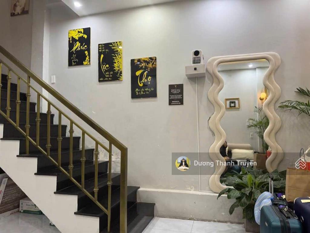 Bán nhà 4 tầng mặt tiền đường mê linh nha trang, đang có sẵn dòng tiền 30 triệu/tháng, giá 26,5 tỷ