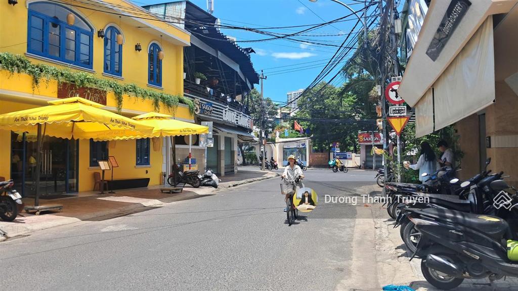 Bán nhà 4 tầng mặt tiền đường mê linh nha trang, đang có sẵn dòng tiền 30 triệu/tháng, giá 26,5 tỷ