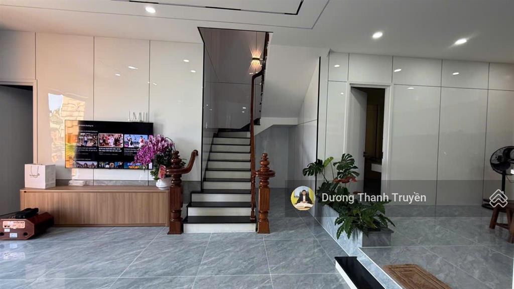 Bán nhà vườn 3 tầng view biển không gian sống nghỉ dưỡng giữa lòng thành phố, sẵn sổ, giá 30 tỷ tl