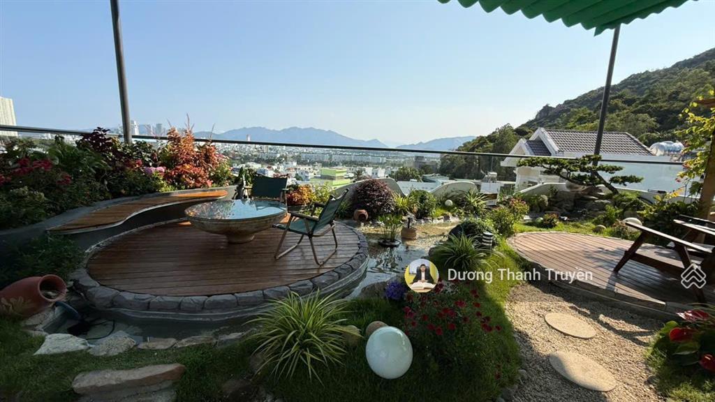 Bán nhà vườn 3 tầng view biển không gian sống nghỉ dưỡng giữa lòng thành phố, sẵn sổ, giá 30 tỷ tl
