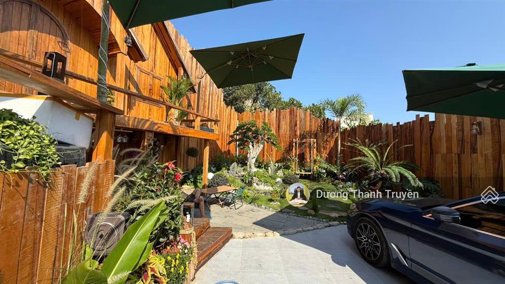 Bán nhà vườn 3 tầng view biển không gian sống nghỉ dưỡng giữa lòng thành phố, sẵn sổ, giá 30 tỷ tl
