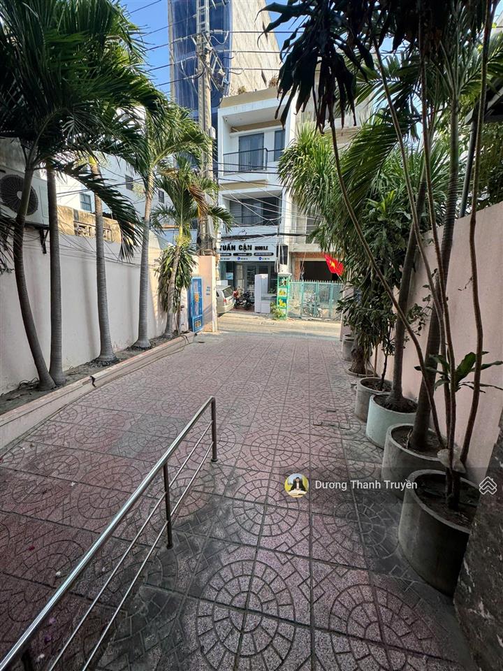 Bán khách sạn 12 tầng mt đoàn trần nghiệp, gần biển, dòng tiền 100tr/tháng, có thang máy, 23 tỷ tl