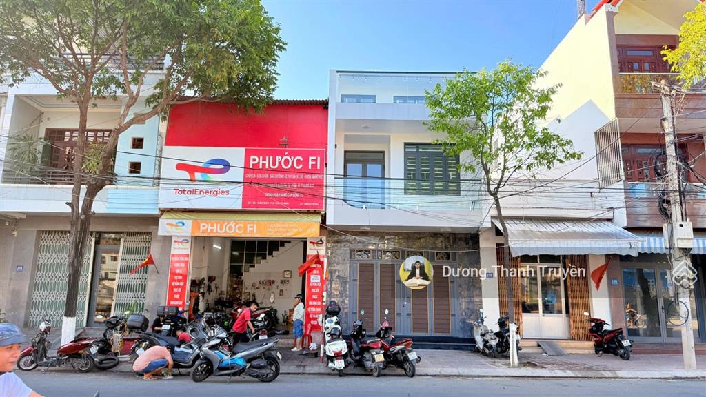 Bán nhà đẹp 3 tầng mặt tiền đường điện biên phủ, cách biển chỉ 900m, vị trí kinh doanh tốt, 11,8 tỷ