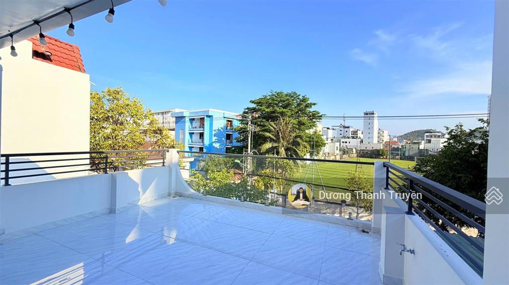 Bán nhà đẹp 3 tầng mặt tiền đường điện biên phủ, cách biển chỉ 900m, vị trí kinh doanh tốt, 11,8 tỷ