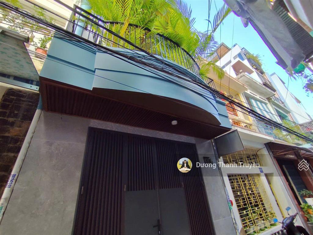 Bán gấp nhà 2 tầng mới tt nha trang hẻm lê thánh tôn, cách biển 400m, dt 46,7m2, sẵn sổ, 8,1 tỷ