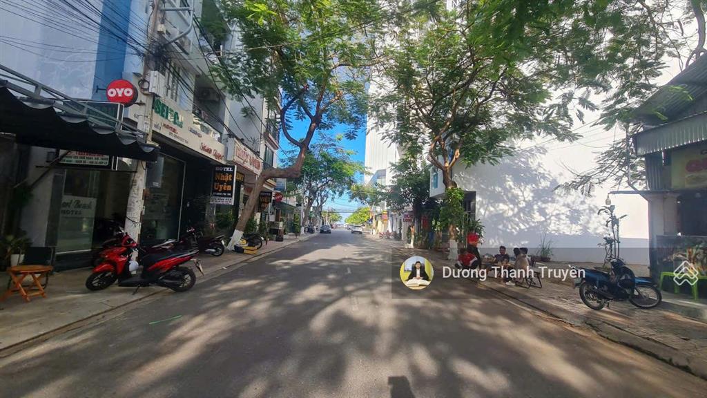 Nhà phố 2 tầng góc 2 mặt tiền cách biển hòn chồng 250m ngang hiếm 8m vị trí khai thác dòng tiền tốt