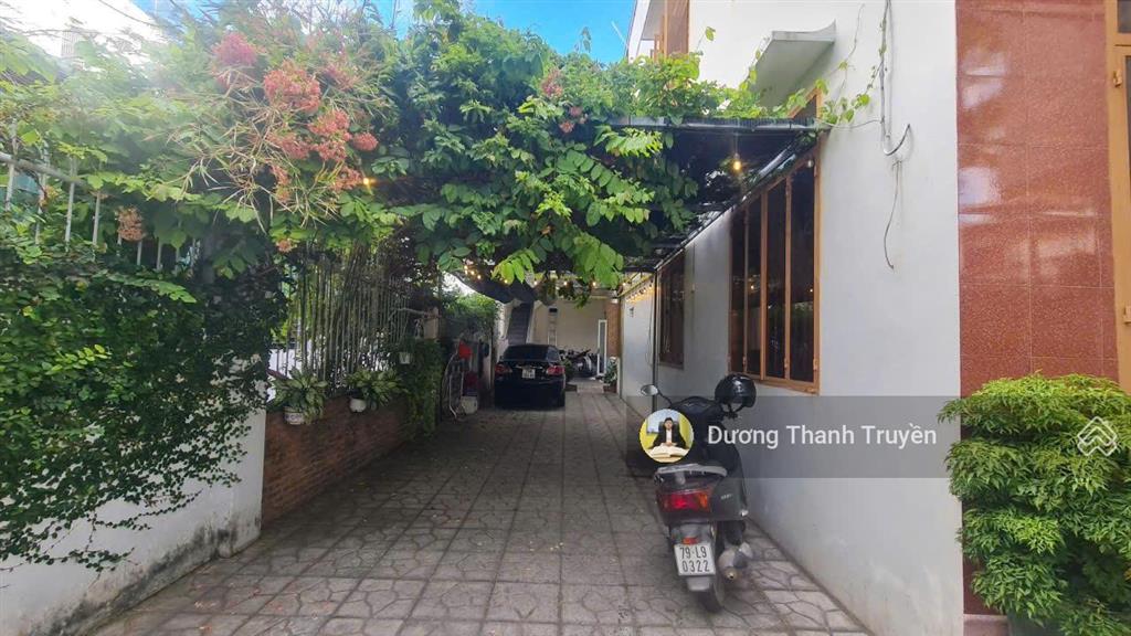 Nhà phố 2 tầng góc 2 mặt tiền cách biển hòn chồng 250m ngang hiếm 8m vị trí khai thác dòng tiền tốt