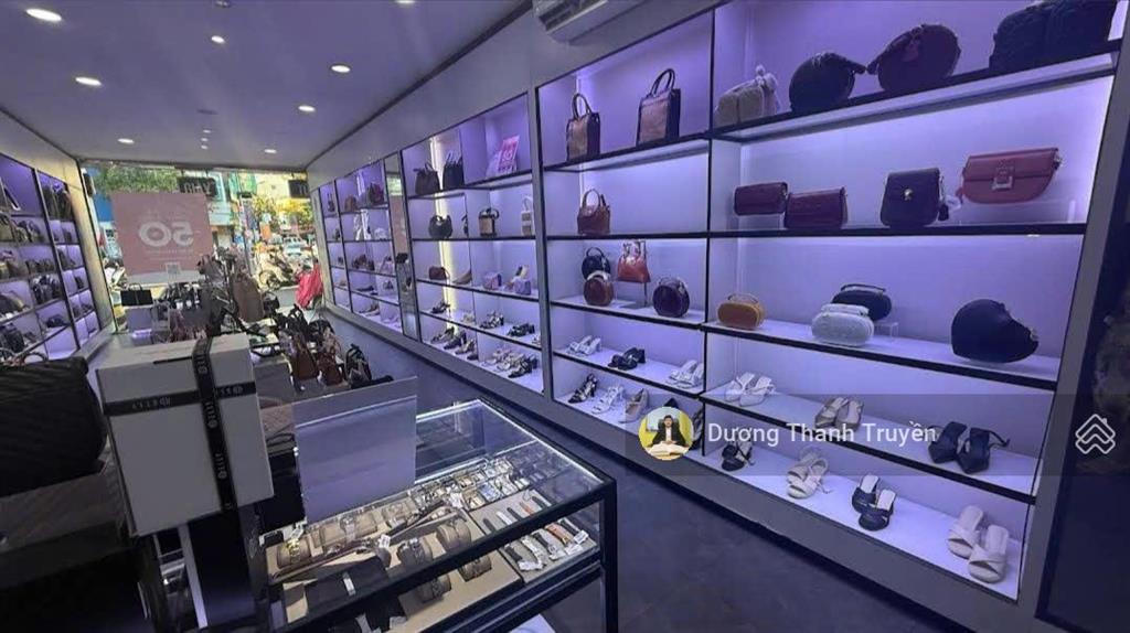 Bán nhà phố 3 tầng gần biển ngay vòng xoay yersin tt nha trang, dòng tiền 45 triệu/tháng, 25 tỷ tl