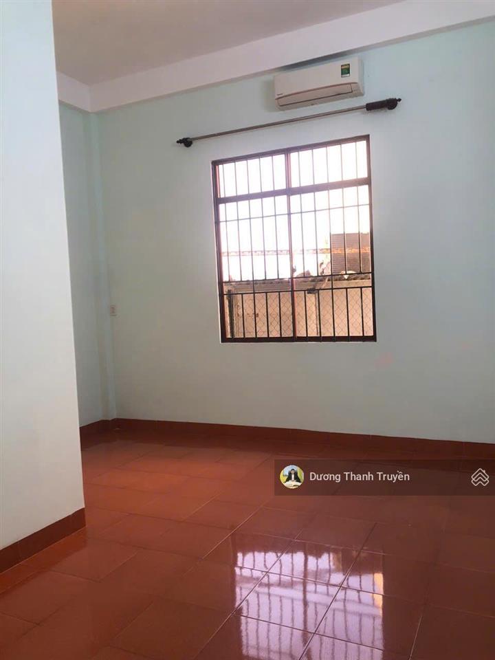 Bán nhà 3 tầng gần biển cạnh đường 2/4 vị trí đắc địa, gần chợ vĩnh hải, nơi an cư lý tưởng, 6,8 tỷ