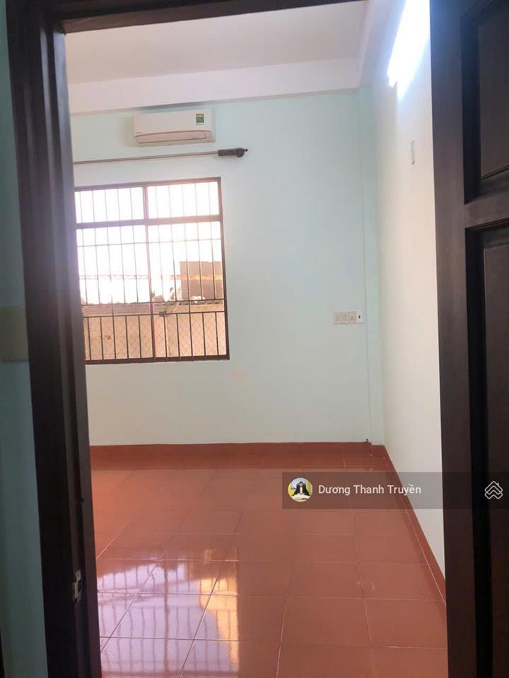 Bán nhà 3 tầng gần biển cạnh đường 2/4 vị trí đắc địa, gần chợ vĩnh hải, nơi an cư lý tưởng, 6,8 tỷ